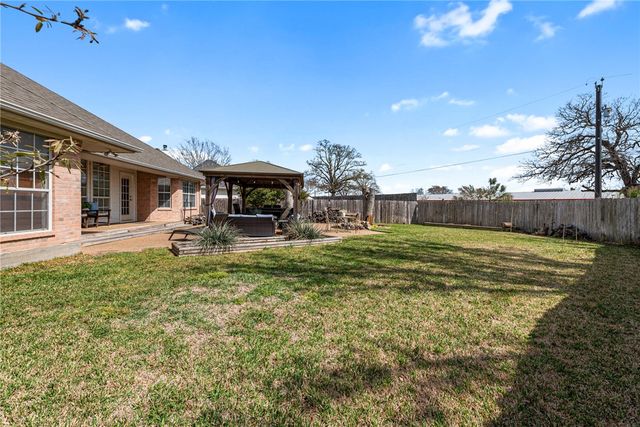 3804 Bridle Trails Court, College Station, TX 77845