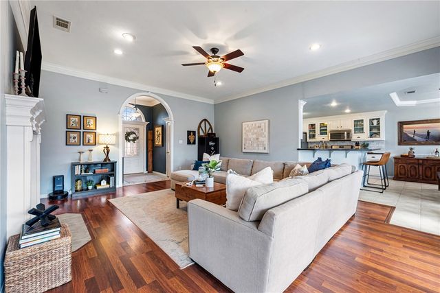 3804 Bridle Trails Court, College Station, TX 77845