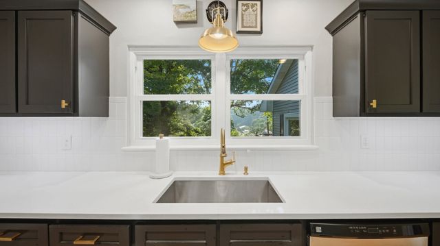 202 Woodbury Avenue, Chattanooga, TN 37415