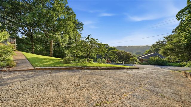 202 Woodbury Avenue, Chattanooga, TN 37415