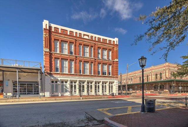 2206 Strand 302, Galveston, TX 77550