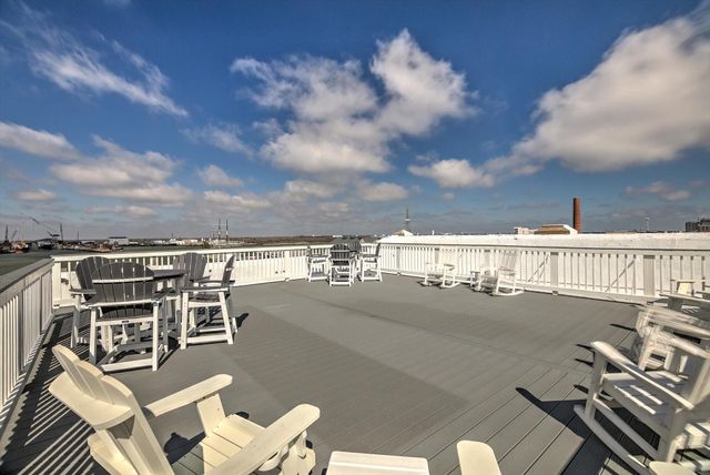 2206 Strand 302, Galveston, TX 77550