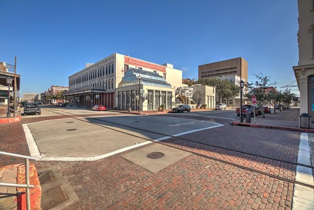 2206 Strand 302, Galveston, TX 77550