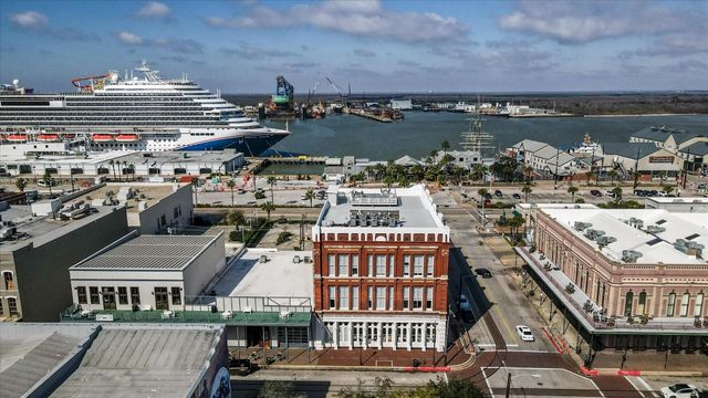 2206 Strand 302, Galveston, TX 77550