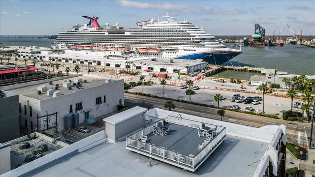 2206 Strand 302, Galveston, TX 77550