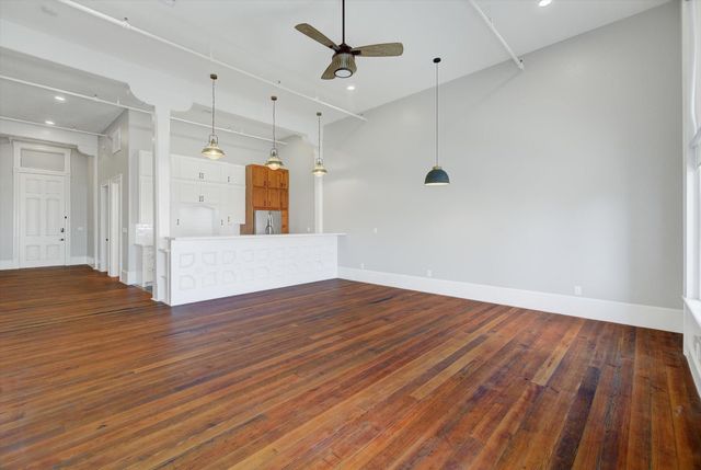 2206 Strand 302, Galveston, TX 77550