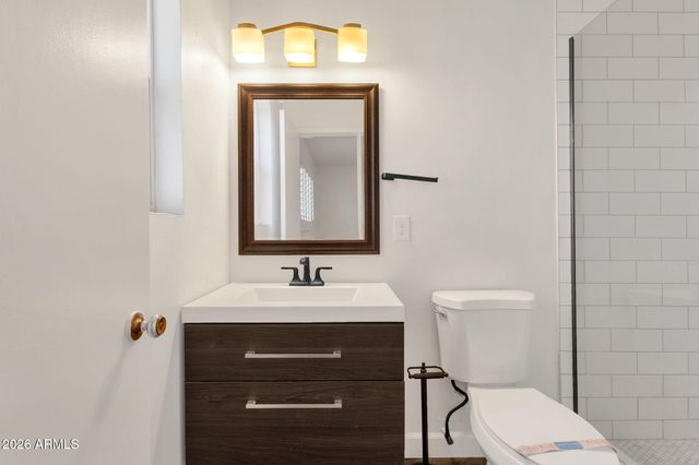 6732 E SHERIDAN Street, Scottsdale, AZ 85257