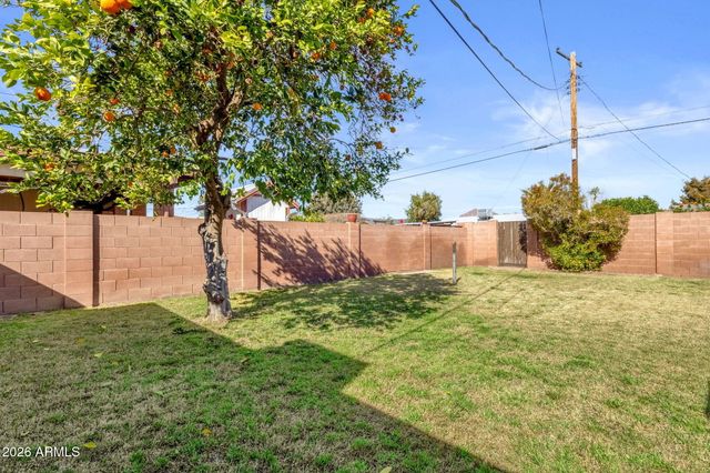 6732 E SHERIDAN Street, Scottsdale, AZ 85257