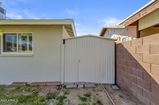 6732 E SHERIDAN Street, Scottsdale, AZ 85257