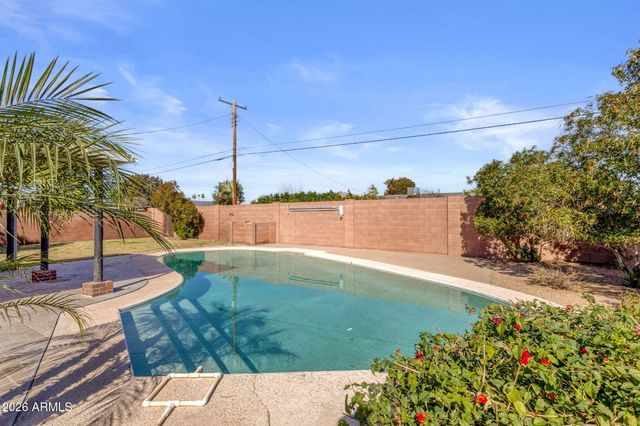 6732 E SHERIDAN Street, Scottsdale, AZ 85257