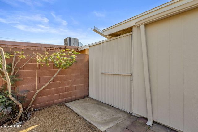 6732 E SHERIDAN Street, Scottsdale, AZ 85257