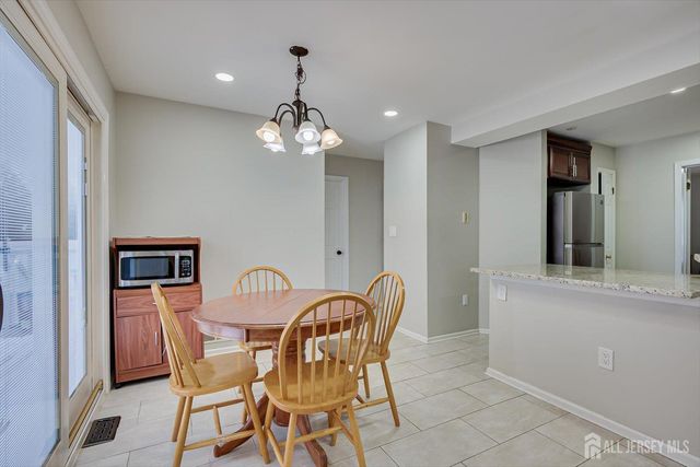 51 Cherrywood Drive, Piscataway, NJ 08854