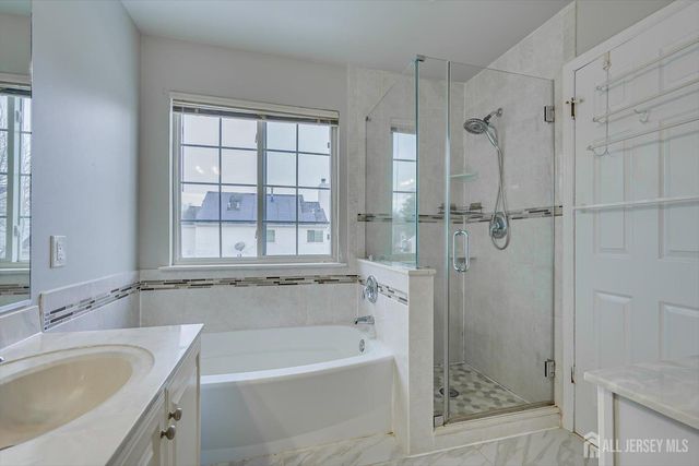 51 Cherrywood Drive, Piscataway, NJ 08854