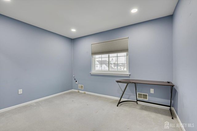 51 Cherrywood Drive, Piscataway, NJ 08854