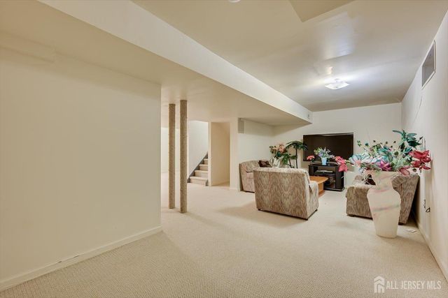 51 Cherrywood Drive, Piscataway, NJ 08854