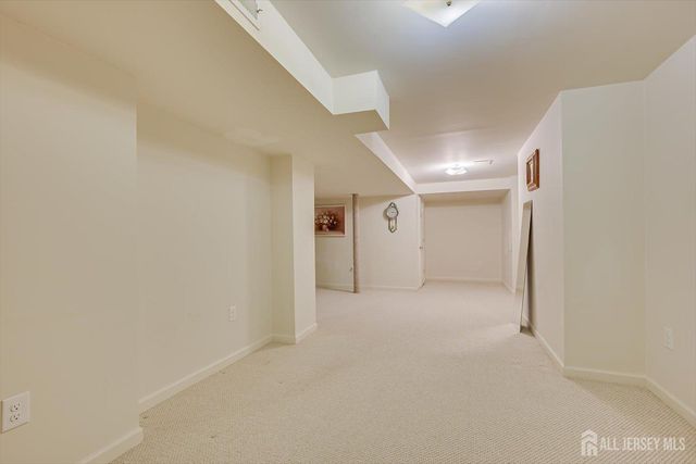 51 Cherrywood Drive, Piscataway, NJ 08854