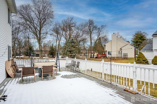 51 Cherrywood Drive, Piscataway, NJ 08854