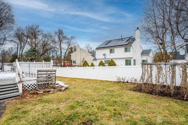 51 Cherrywood Drive, Piscataway, NJ 08854