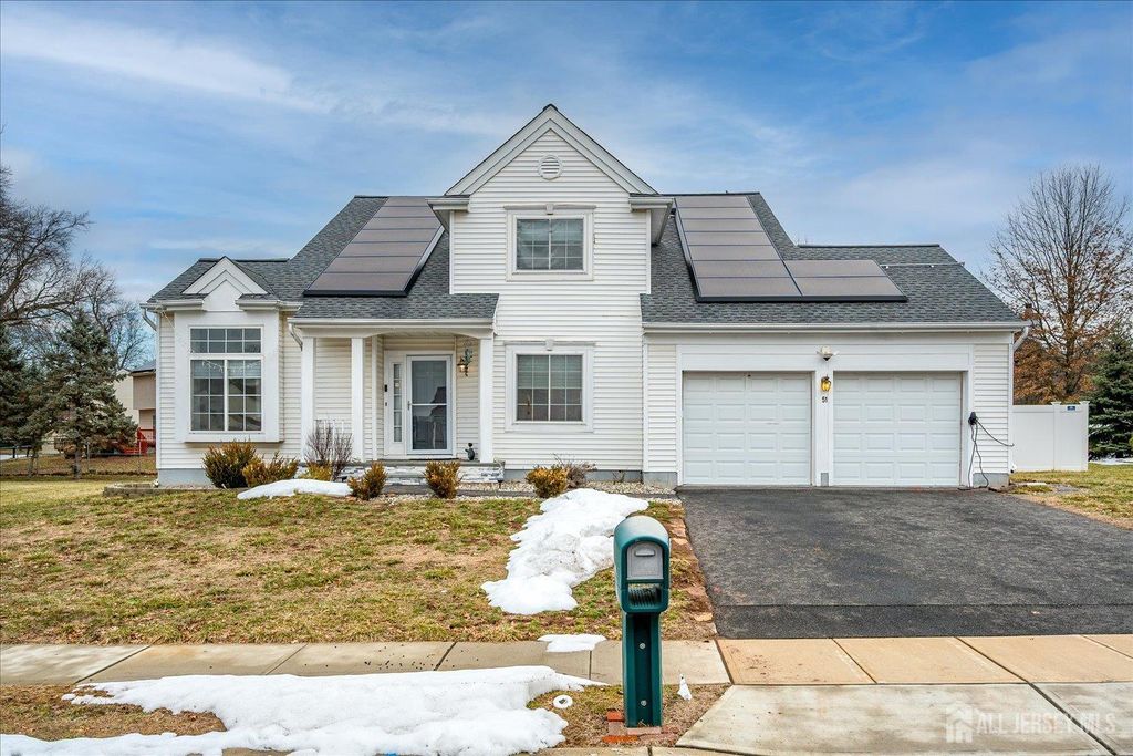 51 Cherrywood Drive, Piscataway, NJ 08854