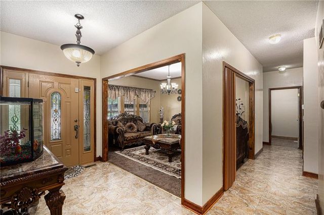 4407 SW Briarbrook Drive, Lee's Summit, MO 64082