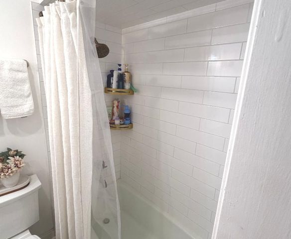 4840 Foster Street 409, Skokie, IL 60077