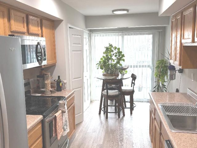 4840 Foster Street 409, Skokie, IL 60077