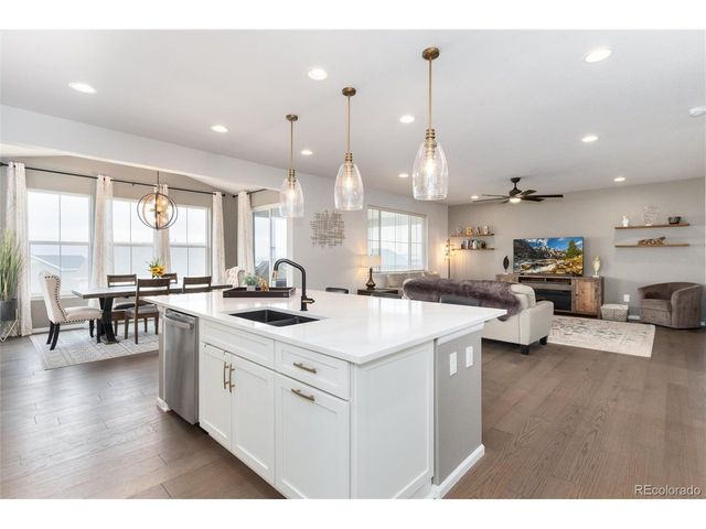 27425 E Roxbury Pl, Aurora, CO 80016