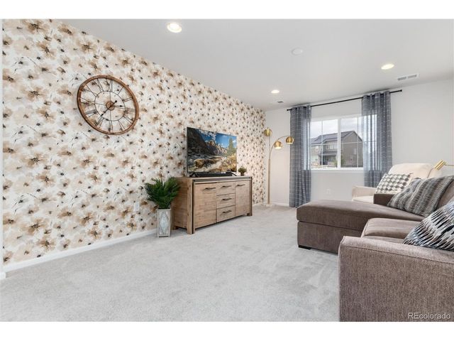 27425 E Roxbury Pl, Aurora, CO 80016