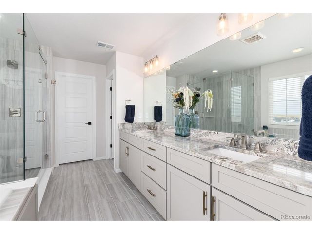 27425 E Roxbury Pl, Aurora, CO 80016