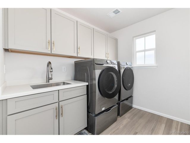 27425 E Roxbury Pl, Aurora, CO 80016