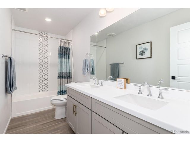 27425 E Roxbury Pl, Aurora, CO 80016