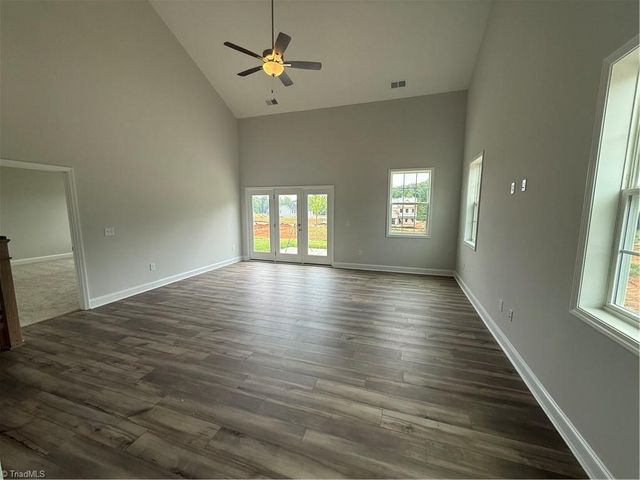 1585 Dappledown Street 55, Kernersville, NC 27284