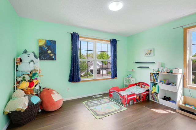 1969 Schoolmaster Drive, Chaska, MN 55318