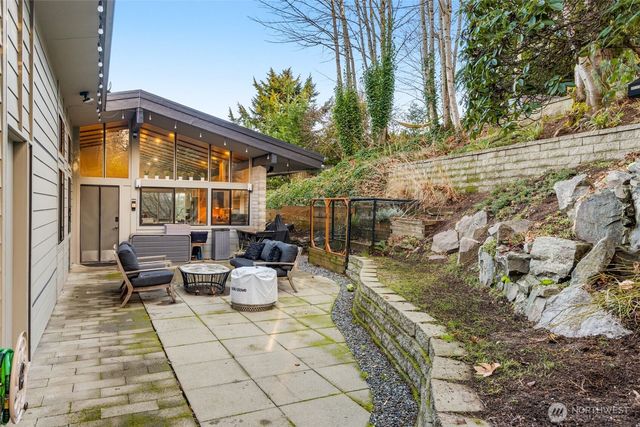 15109 SE 53rd Place, Bellevue, WA 98006