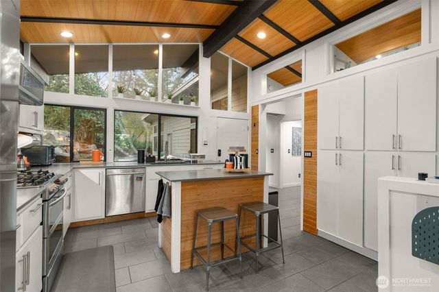 15109 SE 53rd Place, Bellevue, WA 98006