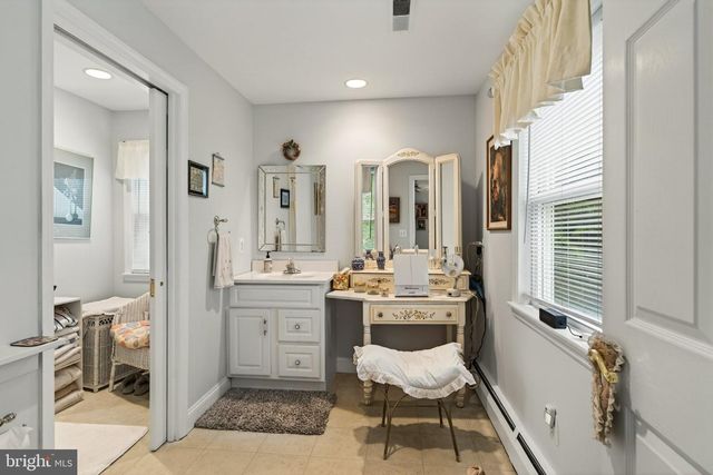 65 DELIA DR, Broomall, PA 19008