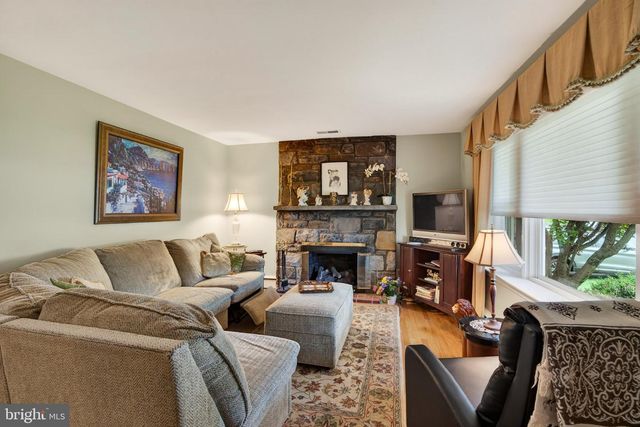 65 DELIA DR, Broomall, PA 19008
