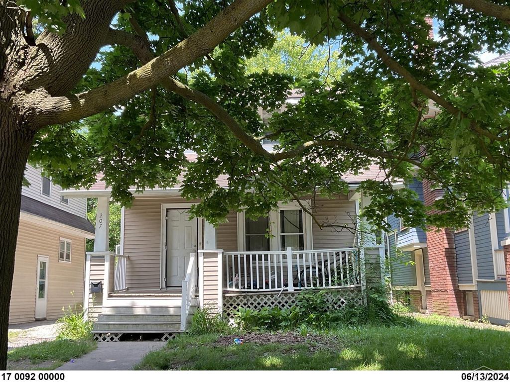 207 S Bond Street, Saginaw, MI 48602