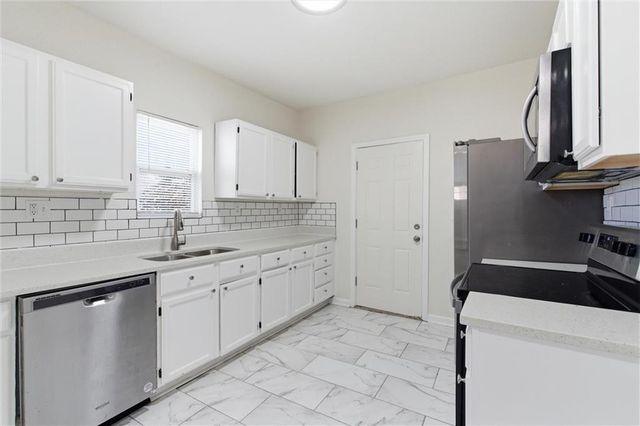 1623 E 36th Street, Kansas City, MO 64109