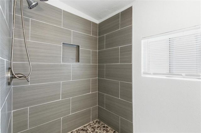 1623 E 36th Street, Kansas City, MO 64109