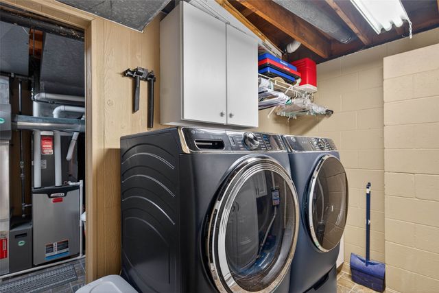 2520 E 25th Street, Des Moines, IA 50317