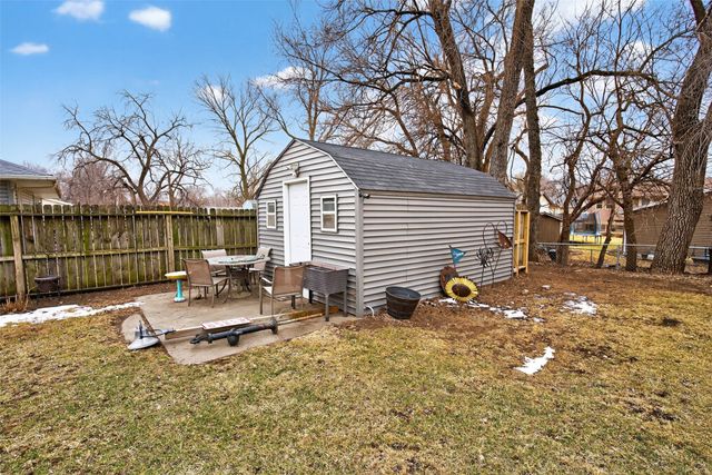 2520 E 25th Street, Des Moines, IA 50317