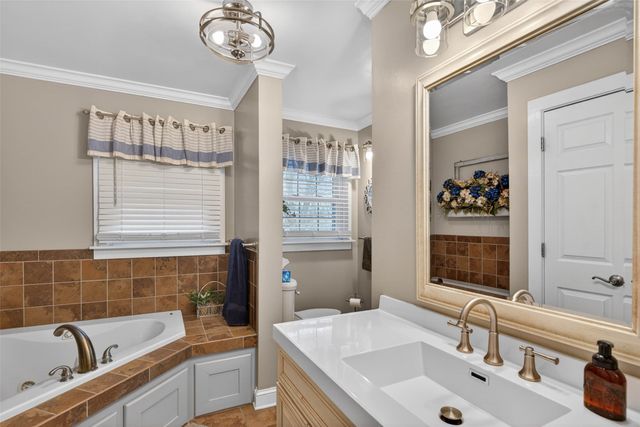 2520 E 25th Street, Des Moines, IA 50317