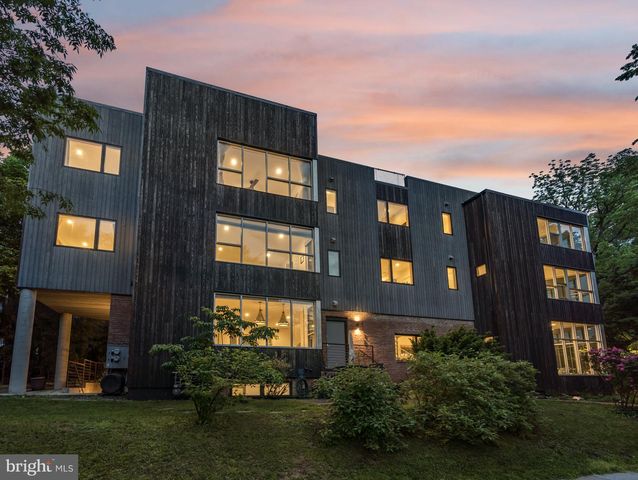 4101 ARKANSAS AVE NW #B, Washington, DC 20011