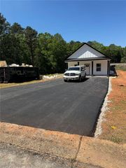 29 Laurel Lane, Carrollton, GA 30116