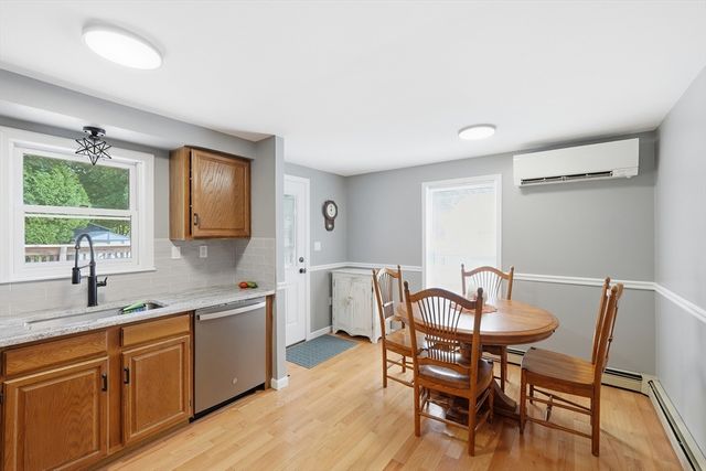 10 Scandinavia Ave, Worcester, MA 01603