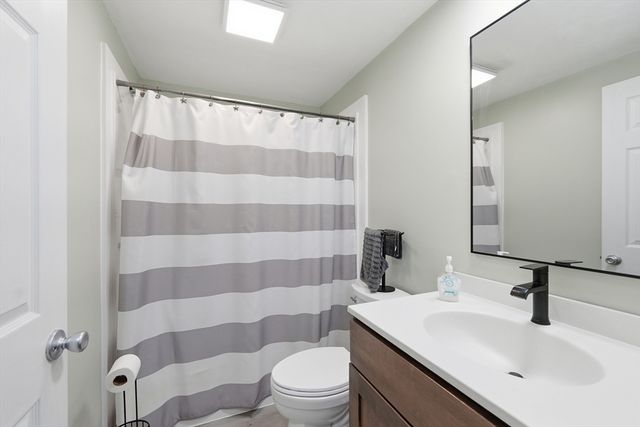 10 Scandinavia Ave, Worcester, MA 01603
