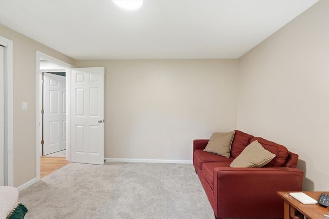 10 Scandinavia Ave, Worcester, MA 01603