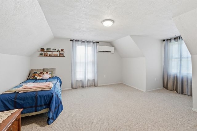 10 Scandinavia Ave, Worcester, MA 01603