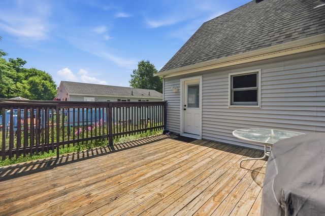 10 Scandinavia Ave, Worcester, MA 01603